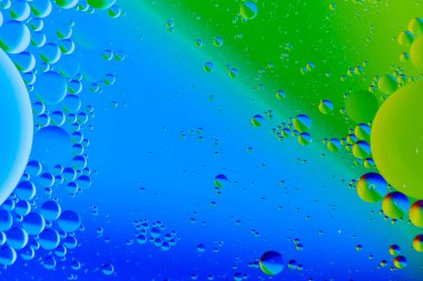 Makro tekniği kullanarak su kabarcığı arkaplanının görüntüsünü kapat