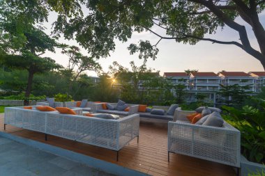 Batam, Endonezya - 09 Aralık 2018 Haris Resort Barelang 'daki güzel gündoğumunun tadını çıkarın.