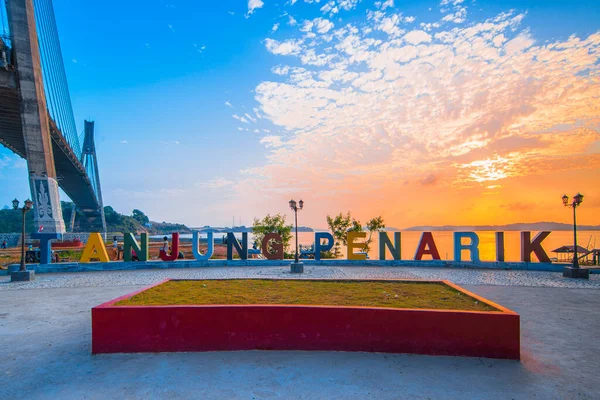 Barelang Köprüsü 'nde güzel bir gün doğumu Batam Adası, dönüm noktası, mimari