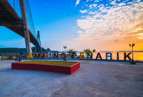 Barelang Köprüsü 'nde güzel bir gün doğumu Batam Adası, dönüm noktası, mimari