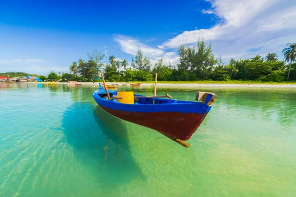 Tradycyjne Kajaki Wiosce Rybackiej Bintan Island Zdjęcia Zrobione Ciągu Dnia — Zdjęcie stockowe