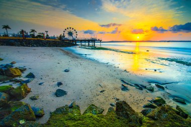 Ocarina Batam Adası 'nda harika bir gün doğumu. Aile ve arkadaşlarla tatile çıkmak için doğru yer.