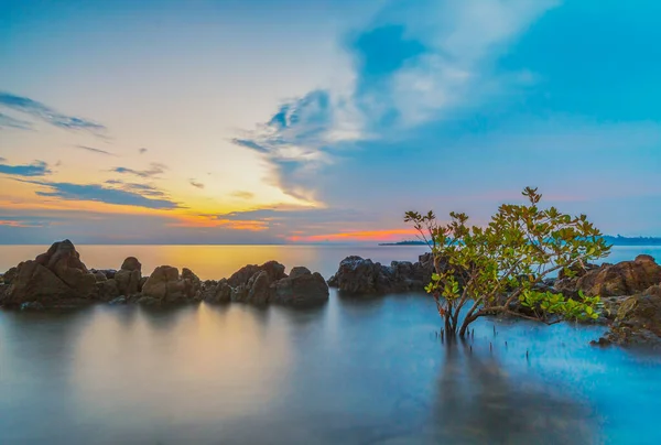 Batam Adasının Malezya Sahillerinde Güzel Bir Gün Doğumu — Stok fotoğraf