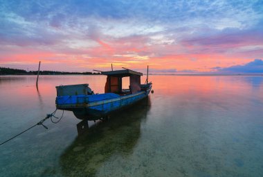 Mescid Raya Batam Şehri, Batam ada sakinlerinin cami gururu.