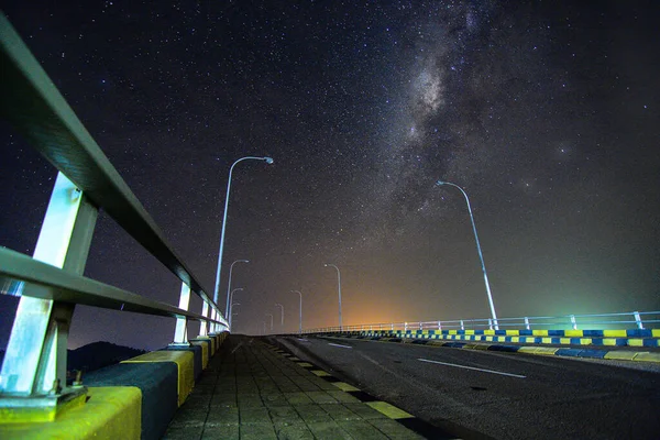 巴淡岛桥上的银河路 — 图库照片