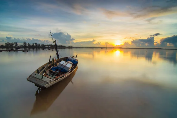 Beauty Sunset Ocarina Beach Batam Island Traditional Boat Fisherman — Stock Photo, Image