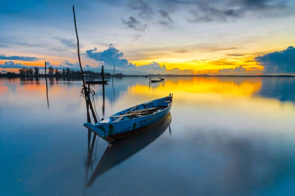 Coucher Soleil Beauté Ocarina Beach Batam Island Pêcheur Bateau Traditionnel — Photo