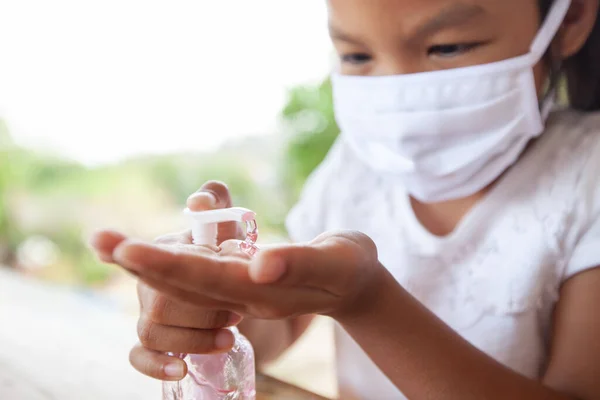 Menina Asiática Usando Máscara Proteção Para Proteger Poluição Smog Com — Fotografia de Stock