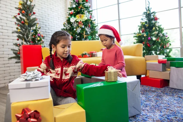 Cute Asian Child Girls Gift Boxes Decorating Celebrate Christmas Festival — Stock Photo, Image