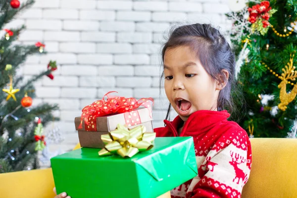 Cute Asian Child Girl Surprise Gift Holding Beautiful Gift Boxes — Stock Photo, Image