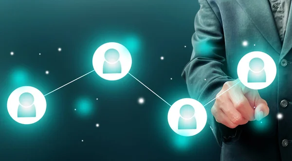 Küresel yapı ağına dokunan işadamı