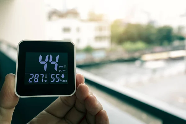 Balkon inşa ederken hava kalitesi izleme aygıtı