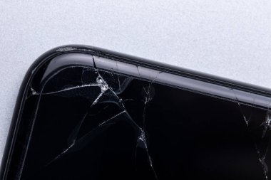 Akıllı telefon ya da tabletin kırılmış ya da kırılmış ekranının ayrıntıları