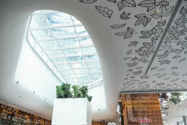 Açık Ev Dekorasyonu, Merkez Elçiliğin en üst katında yeni moda ortak yaşam alanı, Bangkok, Tayland 'ın göbeğinde bulunan yeni lüks alışveriş merkezi