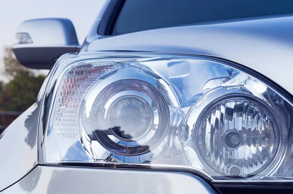 modern araba far detayı, sığ alan derinliği, tatlı ton filtre etkisi