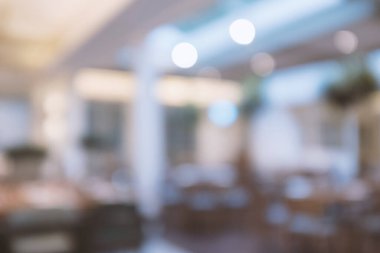 Soyut bulanıklık ve arka plan için odaklanmış modern restoran iç mekanı, eski film görünüm efekti