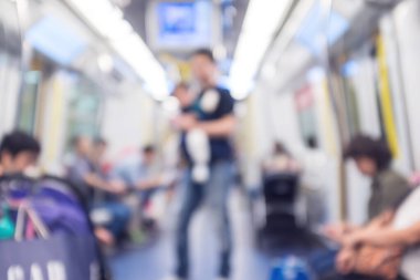 Soyut bulanıklık ve bulanık metro içi ve arka plan yolcuları, eski film görünüm etkisi