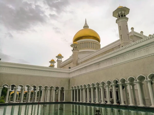 Vista Mais Próxima Mesquita Omar Ali Saifuddien Bandar Seri Begawan — Fotografia de Stock