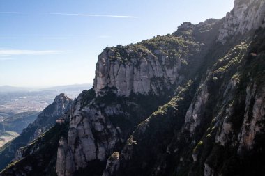 Montserrat / İspanya: Barcelona yakınlarındaki manzaralı İspanyol dağları