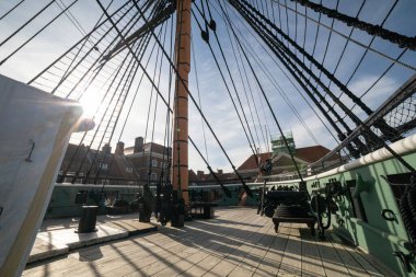 Hartlepool / UK - 11 Ekim 2019: Kraliyet Donanması Hartlepool Ulusal Müzesi. Uzun gemi güvertesi (Trincomalee)