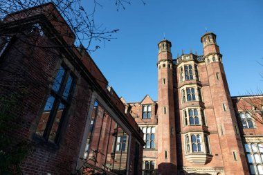 Newcastle on Tyne / UK - 8 Ocak 2020: Newcastle Üniversitesi Kraliyet Jübile Sergisi Kulesi