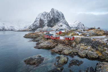 Norveç 'in Lofoten adalarında güzel bir balıkçı kasabası.