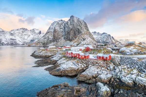 Norveç 'in Lofoten adalarında güzel bir balıkçı kasabası.