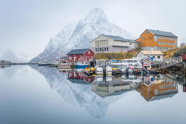 Belle Ville Pêcheurs Reine Aux Îles Lofoten Nord — Photo