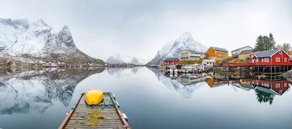 Prachtige Vissersstad Reine Verheven Eilanden Noors — Stockfoto