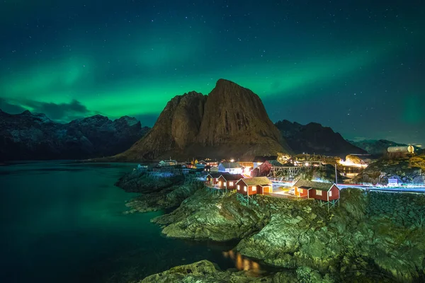 Καταπληκτική Σκηνή Βόρειου Φωτός Στο Reine Town Norway — Φωτογραφία Αρχείου