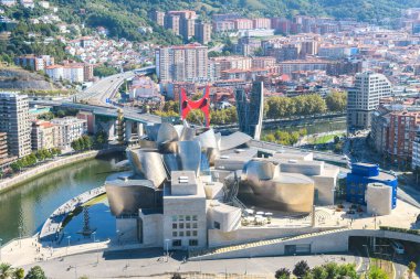 Bilbao, İspanya - 12 Şubat 2017: Modern ve çağdaş sanat Guggenheim Müzesi Sabah Görüşü