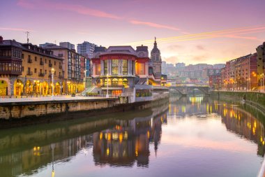 İspanya 'nın Bilbao kentindeki Ribera pazarı manzarası