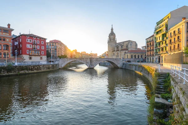 Vistas Del Casco Antiguo Bilbao Con Iglesia San Anton Fondo —  Fotos de Stock