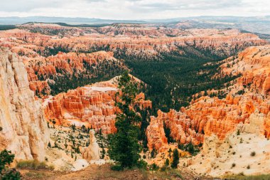 Britanya Kanyonu kabadayılarının panoramik görüntüsü, Utah