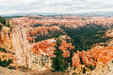 Britanya Kanyonu kabadayılarının panoramik görüntüsü, Utah