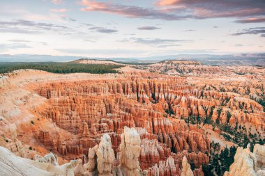 Britanya Kanyonu kabadayılarının panoramik görüntüsü, Utah