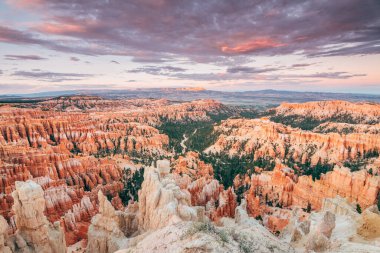 Britanya Kanyonu kabadayılarının panoramik görüntüsü, Utah