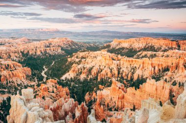 Britanya Kanyonu kabadayılarının panoramik görüntüsü, Utah