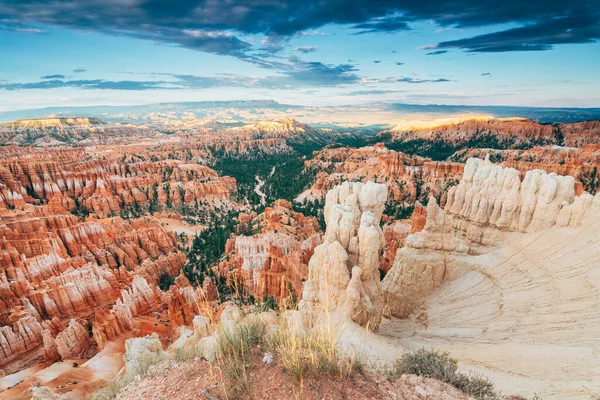 Britanya Kanyonu kabadayılarının panoramik görüntüsü, Utah