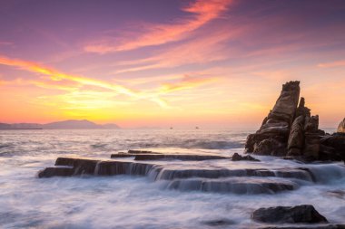 Rocky Sahili 'nde harika bir gün batımı