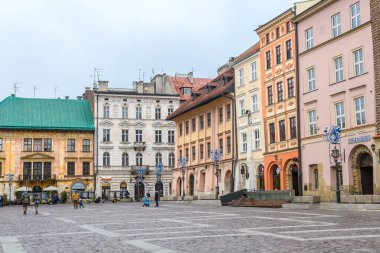 Krakow, Polonya. 29 Aralık 2019: Krakow sokakları Noel zamanı, Polonya