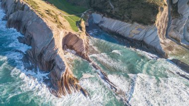 Zumaia 'daki Bask ülke kıyı şeridinin havadan görünüşü