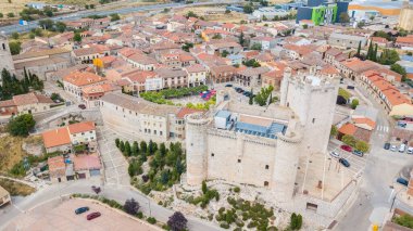 Guadalajara, İspanya 'daki Siguenza Romanisque kasabasının hava manzarası