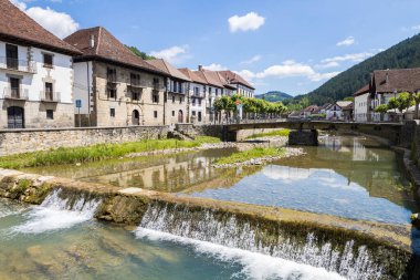 Ot-sagabia, İspanya. 26 Haziran 2020: Ottsagabia kırsal kasabası, İspanya