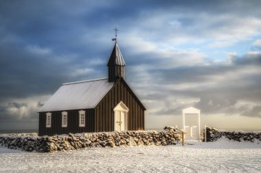 İzlanda 'daki siyah Budir Kilisesi