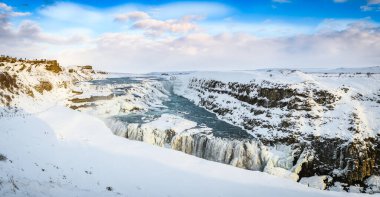 Martı şelalesi, İzlanda 'daki altın çember işaretlerinden biri.