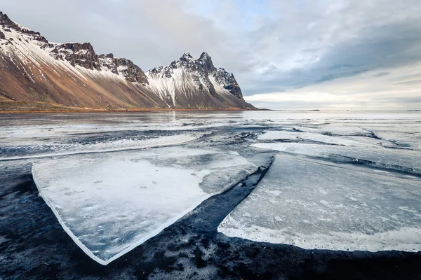 Fryst Landskap Vid Stokksnes Sandstrand Island — Stockfoto