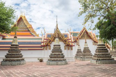 Bangkok, Tayland. 4 Eylül 2019: Bangkok Kraliyet Sarayı 'nın avlu mimarisi
