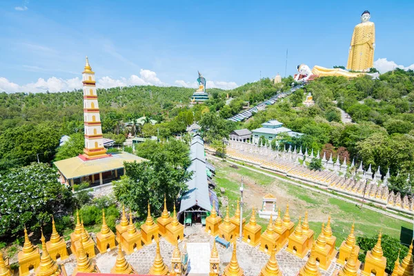 位于Myanmar Moniwa的塔楼建筑群的壮观景象 — 图库照片