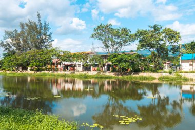 yüzen köy inle gölünde, miyanmar